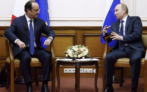 ประธานาธิบดีฝรั่งเศสเยือนรัสเซียโดยไม่แจ้งล่วงหน้า